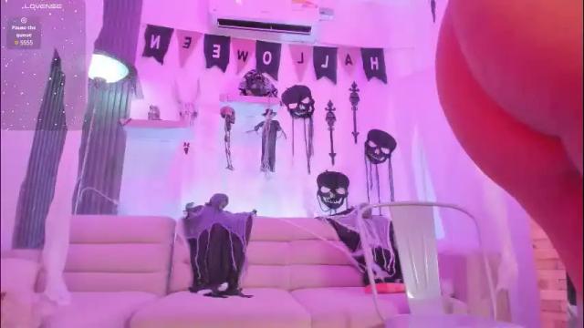 Image 7 of laurah_hill Stream on Chaturbate on 21 hours ago