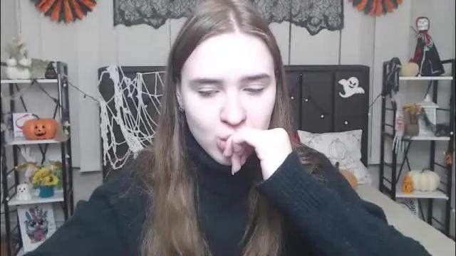 Image 3 of laurahlot Stream on Chaturbate on 2 months ago