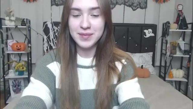 Image 11 of laurahlot Stream on Chaturbate on 2 months ago