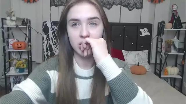 Image 2 of laurahlot Stream on Chaturbate on 2 months ago