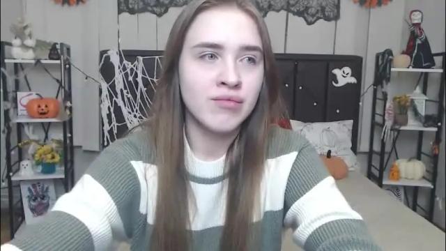 Image 8 of laurahlot Stream on Chaturbate on 2 months ago