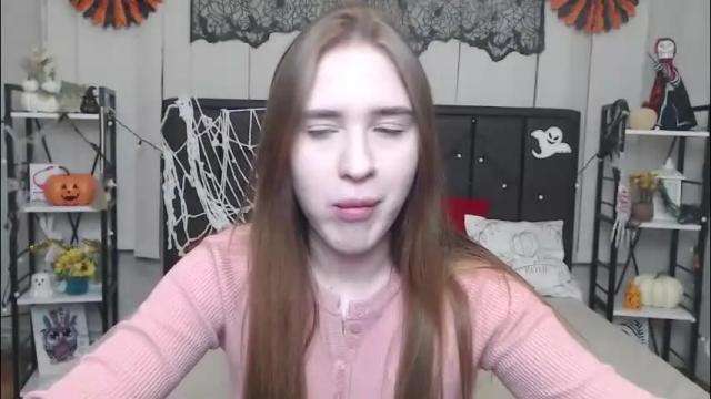 Image 11 of laurahlot Stream on Chaturbate on 2 months ago