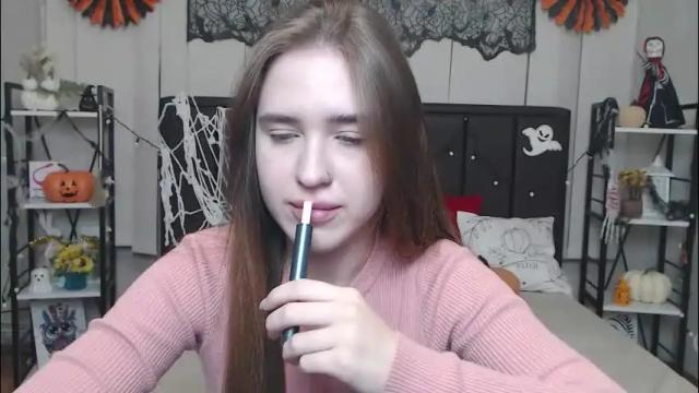 Image 12 of laurahlot Stream on Chaturbate on 2 months ago