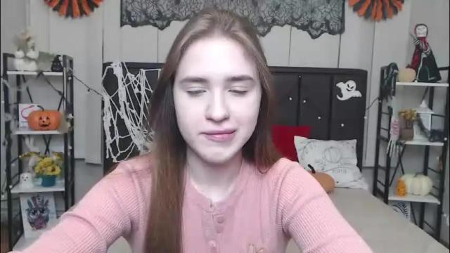 Image 7 of laurahlot Stream on Chaturbate on 2 months ago