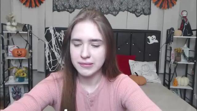 Image 8 of laurahlot Stream on Chaturbate on 2 months ago