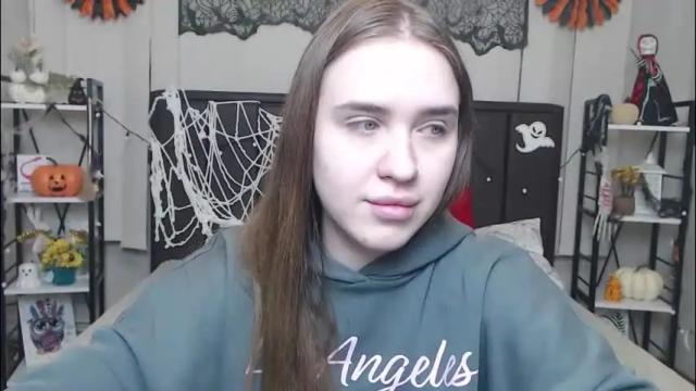 Image 2 of laurahlot Stream on Chaturbate on 2 months ago