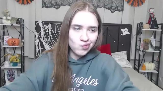 Image 6 of laurahlot Stream on Chaturbate on 2 months ago