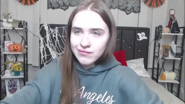 Image 8 of laurahlot Stream on Chaturbate on 2 months ago