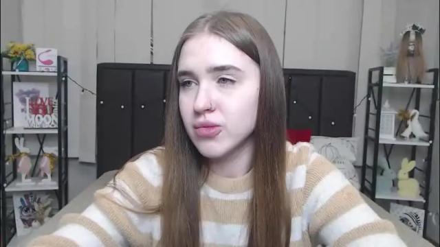 Image 4 of laurahlot Stream on Chaturbate on 2 months ago