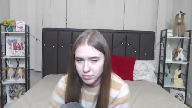 Image 6 of laurahlot Stream on Chaturbate on 2 months ago