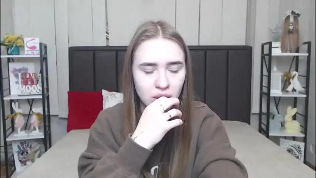 Image 8 of laurahlot Stream on Chaturbate on 1 month ago