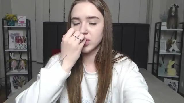 Image 6 of laurahlot Stream on Chaturbate on 1 month ago