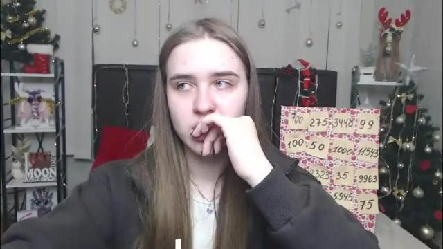 Image 2 of laurahlot Stream on Chaturbate on 1 month ago