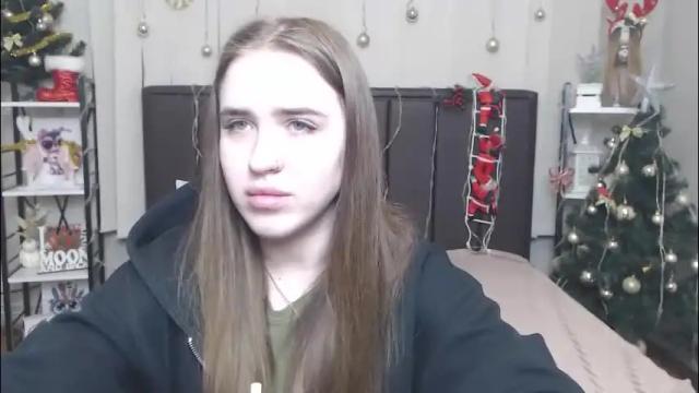 Image 12 of laurahlot Stream on Chaturbate on 12 days ago