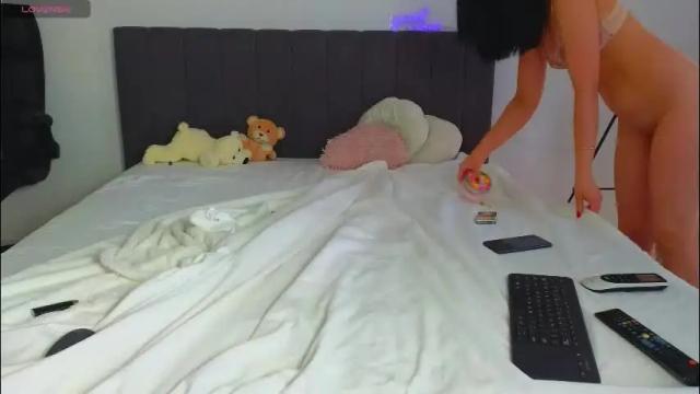 Image 8 of lauramirage Stream on Chaturbate on 2 months ago