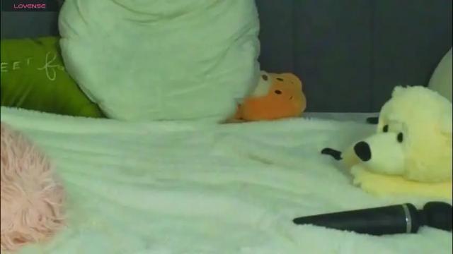 Image 2 of lauramirage Stream on Chaturbate on 1 month ago