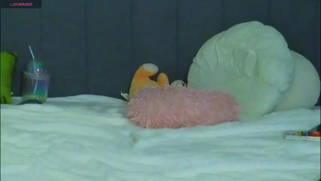 Image 8 of lauramirage Stream on Chaturbate on 1 month ago