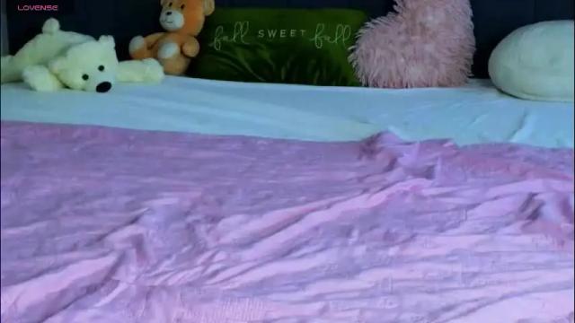 Image 7 of lauramirage Stream on Chaturbate on 1 month ago