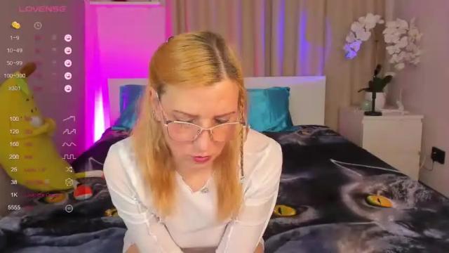 Image 10 of lauranex Stream on Chaturbate on 12 months ago