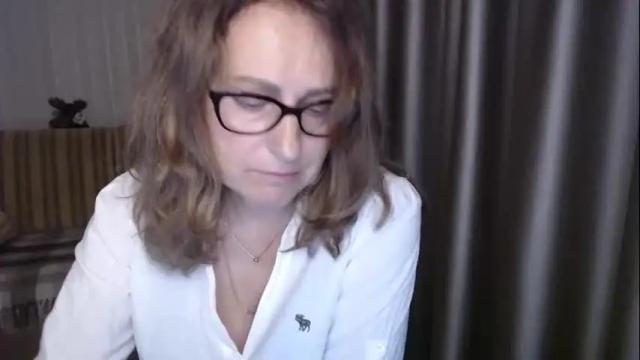 Image 12 of lauraoven1 Stream on Chaturbate on 6 months ago