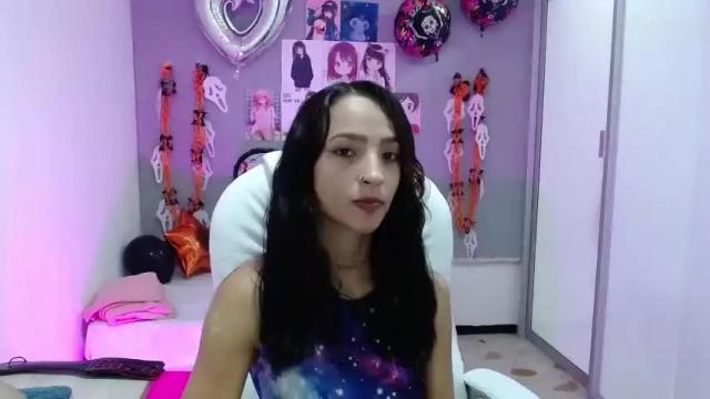 Image 3 of laurasaenz8 Stream on Chaturbate on 19 months ago