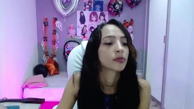 Image 4 of laurasaenz8 Stream on Chaturbate on 19 months ago