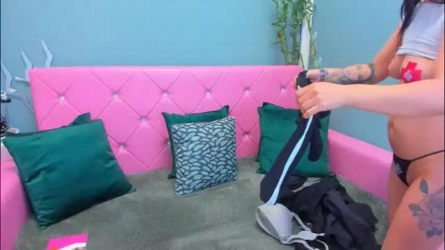 Image 3 of laurasinfull Stream on Chaturbate on 28 days ago