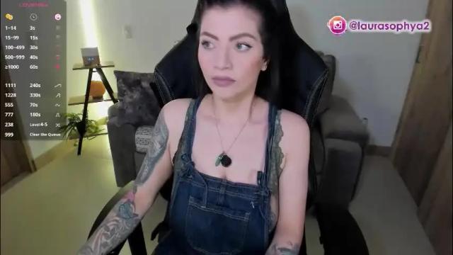 Image 6 of laurasophya Stream on Chaturbate on 24 days ago