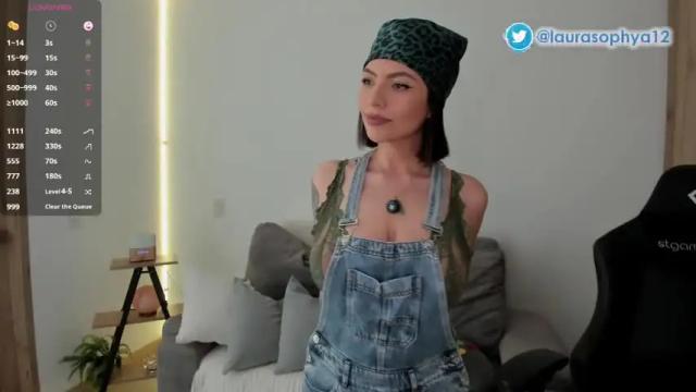 Image 7 of laurasophya Stream on Chaturbate on 15 hours ago