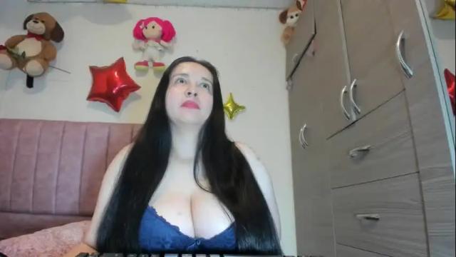Image 12 of laureen777 Stream on Chaturbate on 4 months ago