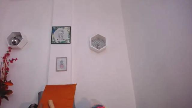 Image 10 of laureen_looner Stream on Chaturbate on 20 months ago