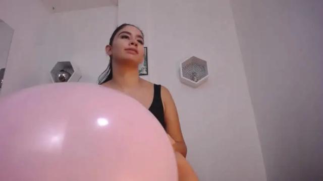 Image 3 of laureen_looner Stream on Chaturbate on 20 months ago