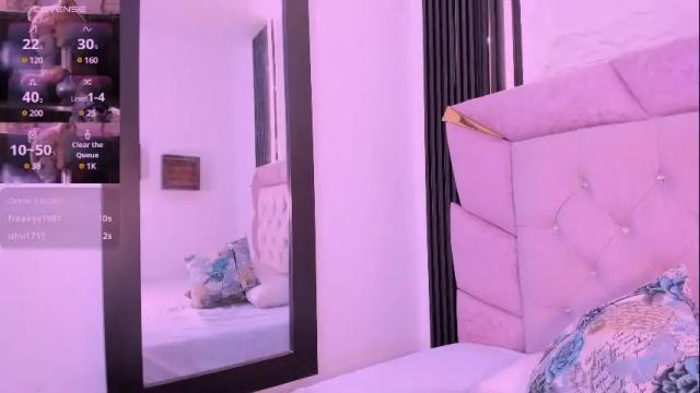 Image 2 of laurem_paulette Stream on Chaturbate on 1 month ago