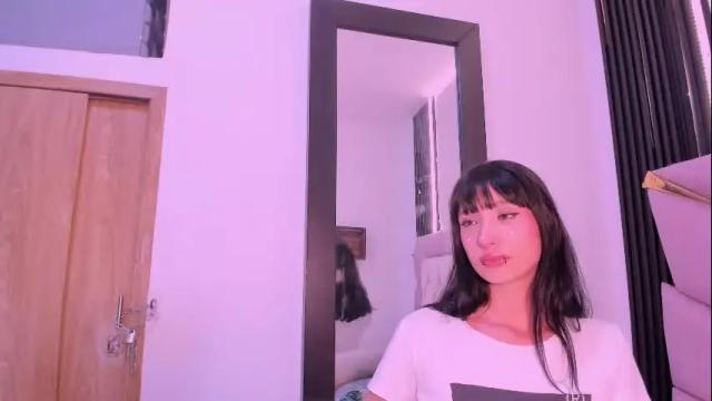 Image 12 of laurem_paulette Stream on Chaturbate on 1 month ago