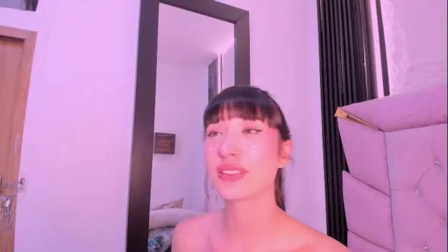 Image 2 of laurem_paulette Stream on Chaturbate on 1 month ago