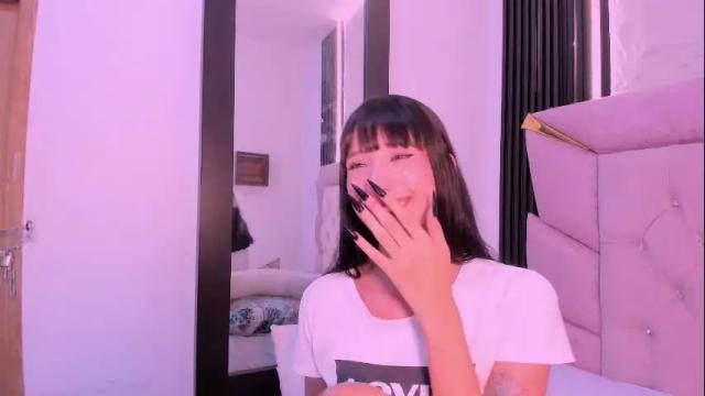 Image 8 of laurem_paulette Stream on Chaturbate on 1 month ago