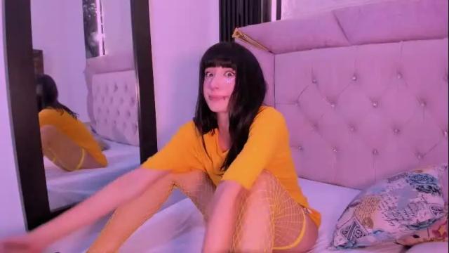 Image 10 of laurem_paulette Stream on Chaturbate on 1 month ago
