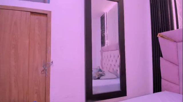 Image 7 of laurem_paulette Stream on Chaturbate on 1 month ago