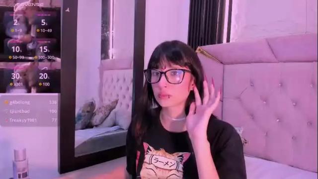 Image 3 of laurem_paulette Stream on Chaturbate on 1 month ago