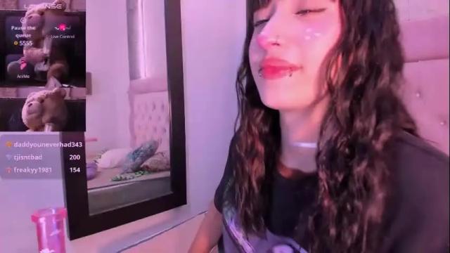 Image 8 of laurem_paulette Stream on Chaturbate on 1 month ago