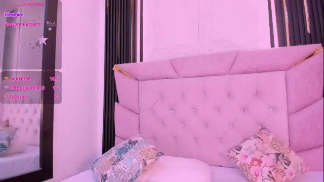 Image 4 of laurem_paulette Stream on Chaturbate on 29 days ago