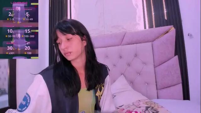 Image 4 of laurem_paulette Stream on Chaturbate on 21 days ago