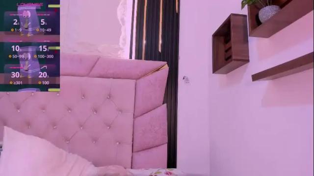 Image 3 of laurem_paulette Stream on Chaturbate on 19 days ago