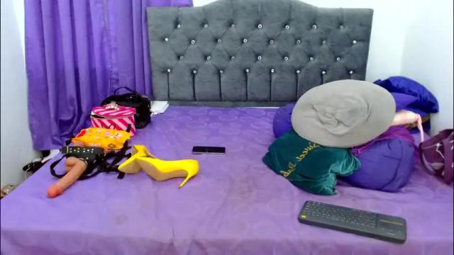 Image 2 of lauren_59 Stream on Chaturbate on 1 month ago