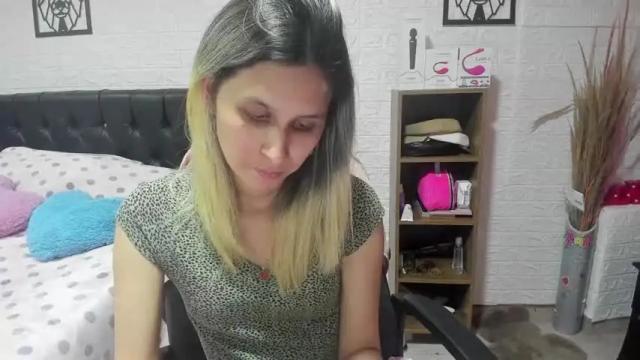 Image 2 of lauren_ashlee Stream on Chaturbate on 14 months ago