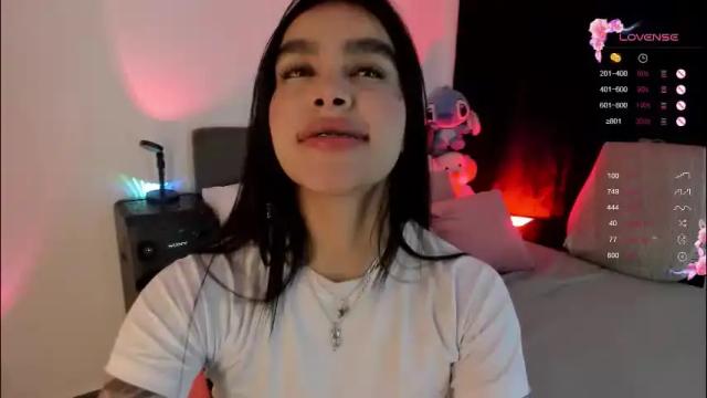 Image 2 of lauren_camila1 Stream on Chaturbate on 1 month ago