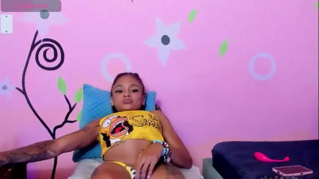 Image 10 of lauren_hills7069 Stream on Chaturbate on 19 days ago