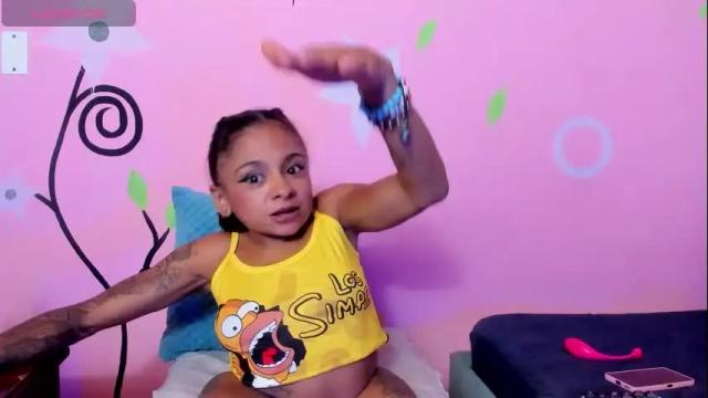 Image 11 of lauren_hills7069 Stream on Chaturbate on 19 days ago