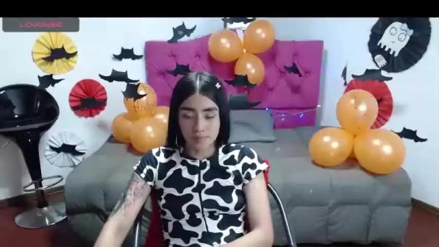 Image 4 of lauren_rous Stream on Chaturbate on 21 months ago