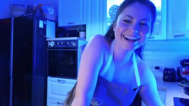 Image 8 of laurenbrite Stream on Chaturbate on 27 days ago